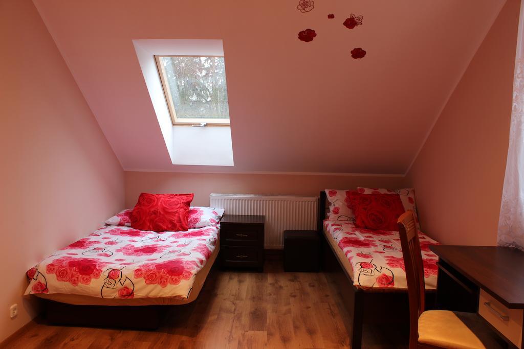 Pensjonat Agroturystyczny Pod Modrzewiem Bed & Breakfast Florczaki Exterior photo