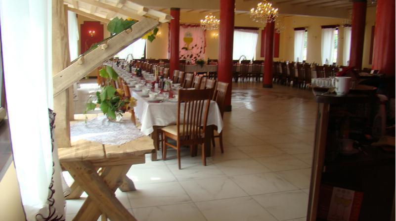 Pensjonat Agroturystyczny Pod Modrzewiem Bed & Breakfast Florczaki Exterior photo