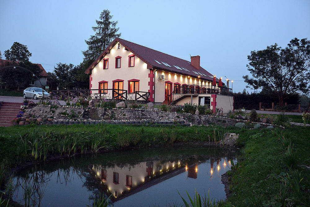 Pensjonat Agroturystyczny Pod Modrzewiem Bed & Breakfast Florczaki Exterior photo