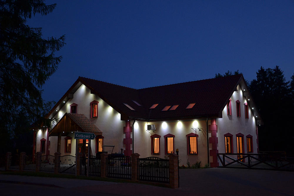 Pensjonat Agroturystyczny Pod Modrzewiem Bed & Breakfast Florczaki Exterior photo